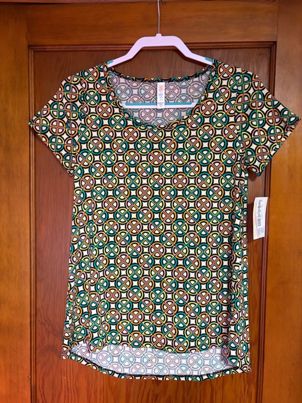LulaRoe Classic T XS Geometric Print Short Sleeve Top in Green and Pink